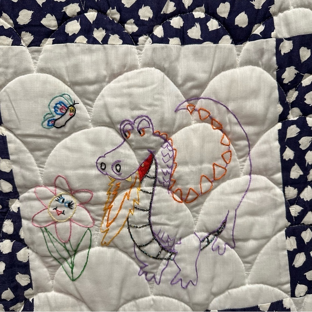 Vintage Hand stitched dragon quilt whimisical fairytale blanket - Picture 6 of 8